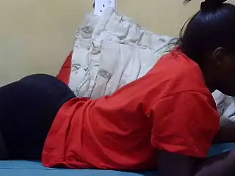 Snapshot of sweet_lily2 chatting on 03/20/25, 04:31 sweet lily2 online show from 03/20/25, 04:31