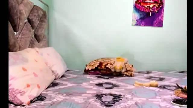 Evilmichellts1 online show from 04/06/26, 03:24