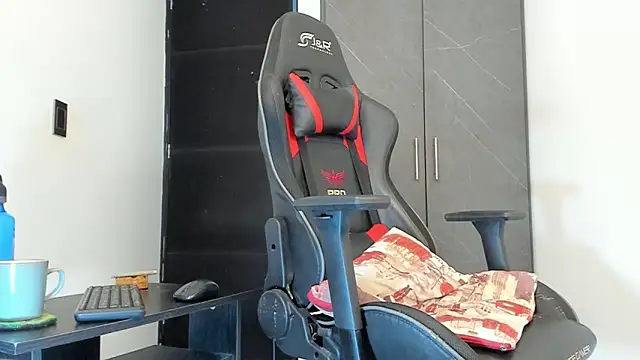 sergiio mesa27 online show from 12/15/24, 02:27