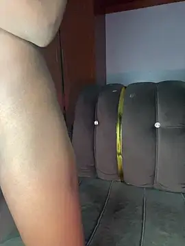 Snapshot of pretty_maliah chatting on 09/22/25, 10:01 pretty maliah online show from 09/22/25, 10:01