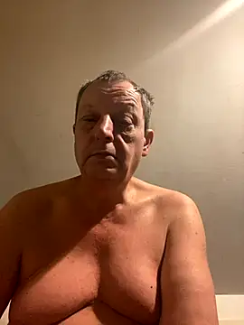 Snapshot of chubbybear2cum chatting on 10/06/25, 07:06 chubbybear2cum online show from 10/06/25, 07:06