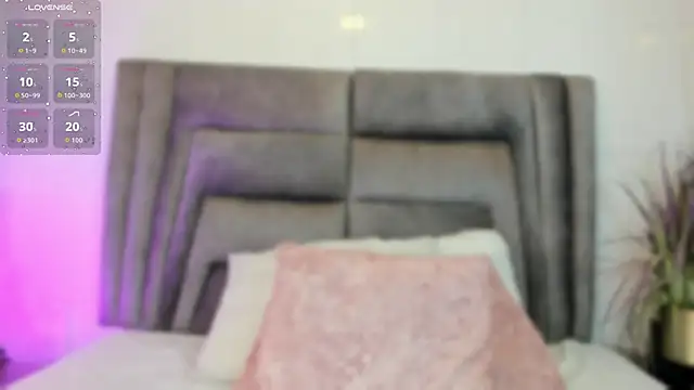 sophiee smith online show from 09/12/25, 11:32