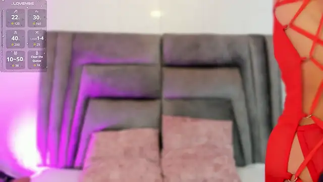 sophiee smith online show from 09/16/25, 11:44