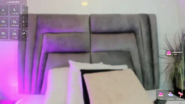 sophiee smith online show from 11/10/25, 10:58