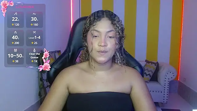 Snapshot of Cristal_War chatting on 01/12/25, 06:59 Cristal War online show from 01/12/25, 06:59