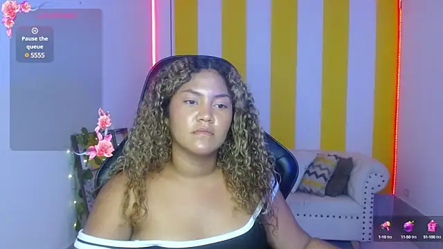 Snapshot of Cristal_War chatting on 01/16/25, 03:45 Cristal War online show from 01/16/25, 03:45