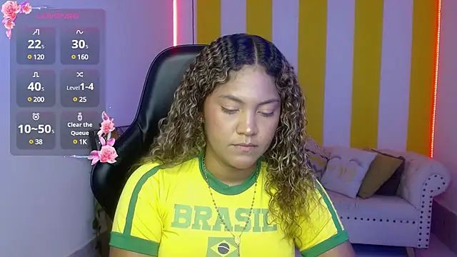 Snapshot of Cristal_War chatting on 01/21/25, 11:45 Cristal War online show from 01/21/25, 11:45