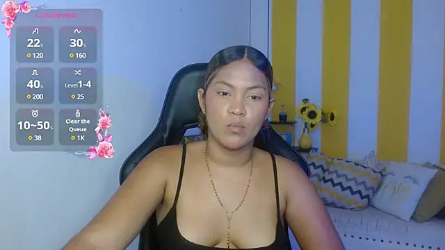 Snapshot of Cristal_War chatting on 01/22/25, 11:21 Cristal War online show from 01/22/25, 11:21