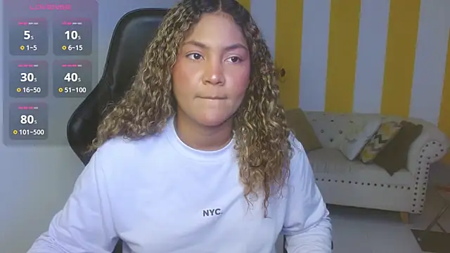 Snapshot of Cristal_War chatting on 02/05/25, 11:39 Cristal War online show from 02/05/25, 11:39