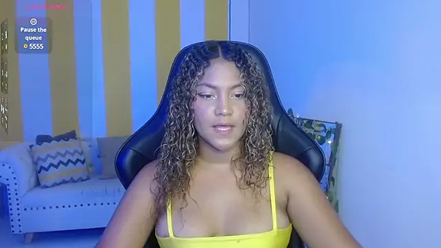 Snapshot of Cristal_War chatting on 02/12/25, 11:30 Cristal War online show from 02/12/25, 11:30