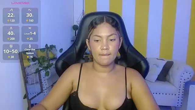 Snapshot of Cristal_War chatting on 02/22/25, 02:39 Cristal War online show from 02/22/25, 02:39