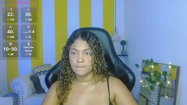 Snapshot of Cristal_War chatting on 02/23/25, 10:09 Cristal War online show from 02/23/25, 10:09