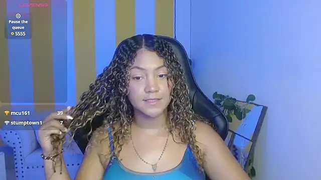 Snapshot of Cristal_War chatting on 02/25/25, 11:33 Cristal War online show from 02/25/25, 11:33