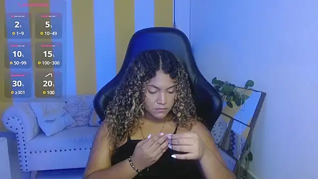 Snapshot of Cristal_War chatting on 02/26/25, 02:37 Cristal War online show from 02/26/25, 02:37