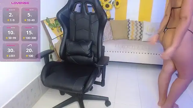 Snapshot of Cristal_War chatting on 03/04/25, 12:50 Cristal War online show from 03/04/25, 12:50