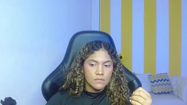 Snapshot of Cristal_War chatting on 03/06/25, 11:53 Cristal War online show from 03/06/25, 11:53