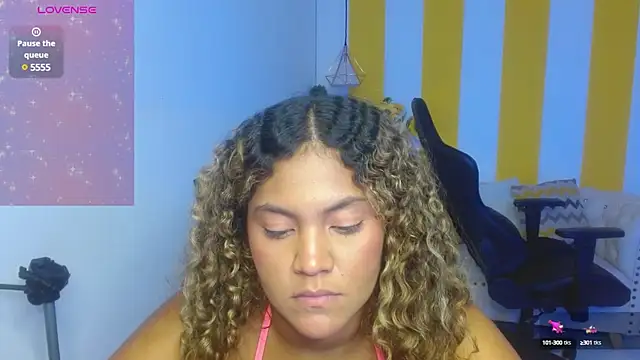 Snapshot of Cristal_War chatting on 03/07/25, 02:57 Cristal War online show from 03/07/25, 02:57