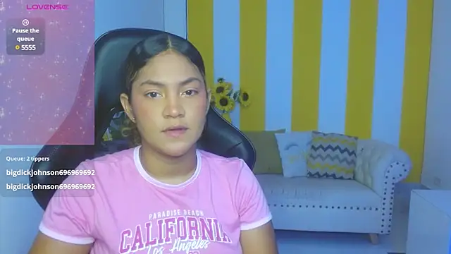 Snapshot of Cristal_War chatting on 03/08/25, 11:49 Cristal War online show from 03/08/25, 11:49