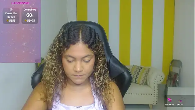 Snapshot of Cristal_War chatting on 03/14/25, 11:32 Cristal War online show from 03/14/25, 11:32