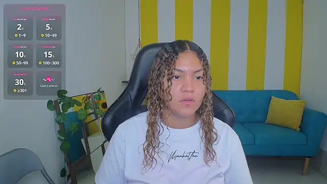 Snapshot of Cristal_War chatting on 09/08/25, 09:25 Cristal War online show from 09/08/25, 09:25