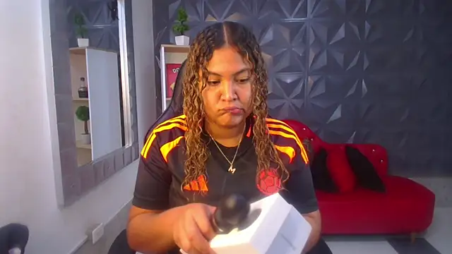 Snapshot of Cristal_War chatting on 09/09/25, 09:58 Cristal War online show from 09/09/25, 09:58