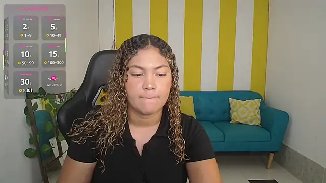 Snapshot of Cristal_War chatting on 09/17/25, 11:17 Cristal War online show from 09/17/25, 11:17