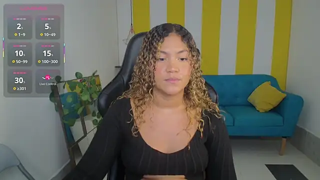 Snapshot of Cristal_War chatting on 09/22/25, 11:18 Cristal War online show from 09/22/25, 11:18