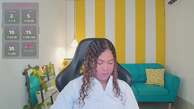 Snapshot of Cristal_War chatting on 09/26/25, 10:47 Cristal War online show from 09/26/25, 10:47