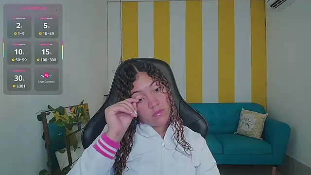 Snapshot of Cristal_War chatting on 09/27/25, 09:31 Cristal War online show from 09/27/25, 09:31