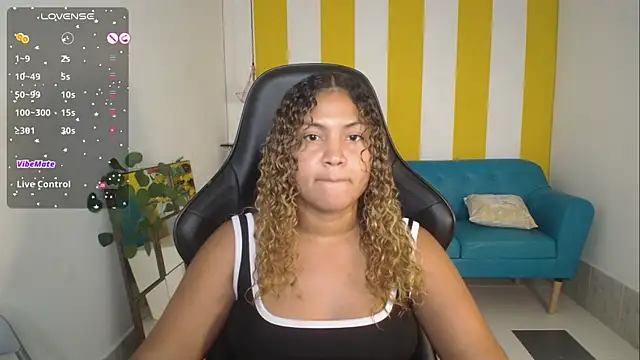 Snapshot of Cristal_War chatting on 10/21/25, 11:05 Cristal War online show from 10/21/25, 11:05