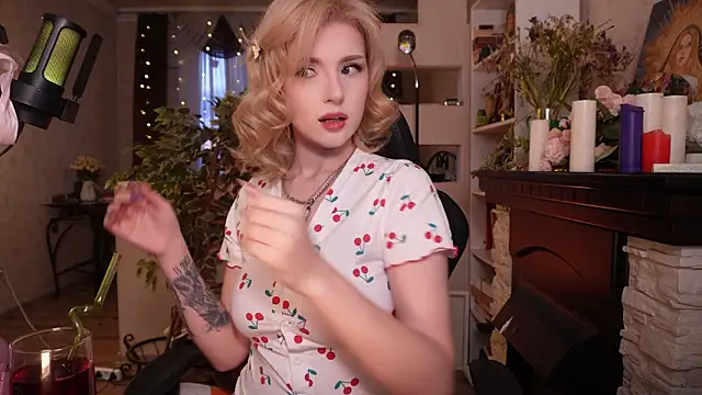 Chriss Fox online show from 03/07/26, 03:20