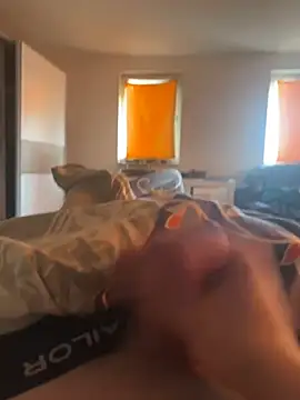 Snapshot of sollzii chatting on 01/21/25, 01:43 sollzii online show from 01/21/25, 01:43