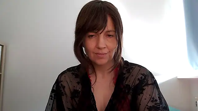 Ella Next Door online show from 03/04/26, 01:06