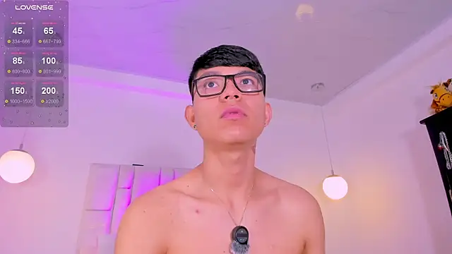 CodyTwink online show from 04/23/26, 01:35