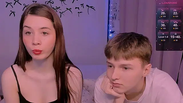 CoddleWeeper  online show from 04/18/26, 02:43