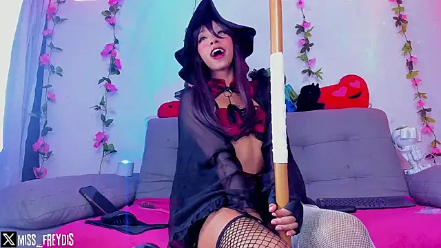 Miss freydis online show from 02/10/25, 04:08