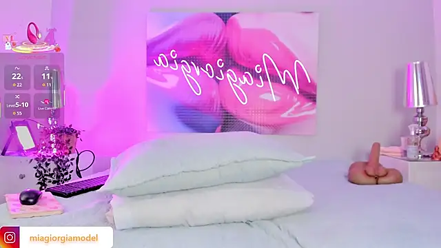 Miagiorgia  online show from 04/17/26, 03:48