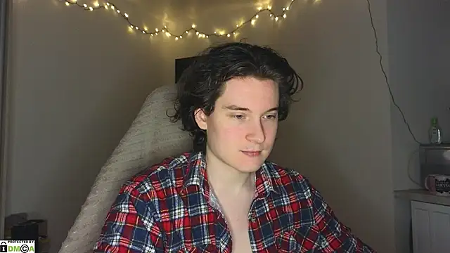 Snapshot of MoreRealAlex chatting on 10/22/25, 06:02 MoreRealAlex online show from 10/22/25, 06:02