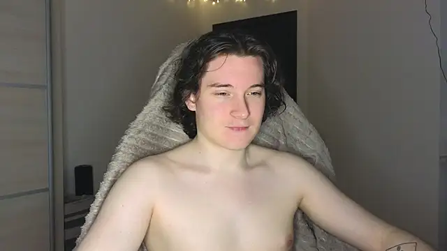 Snapshot of MoreRealAlex chatting on 11/13/25, 09:58 MoreRealAlex online show from 11/13/25, 09:58