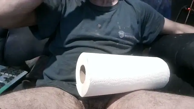 Snapshot of robeaulieu02 chatting on 12/19/24, 11:50 robeaulieu02 online show from 12/19/24, 11:50