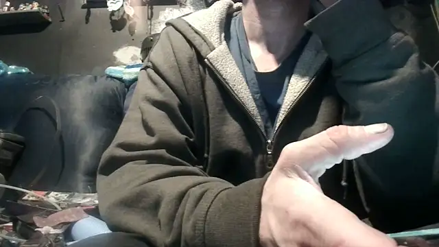 Snapshot of robeaulieu02 chatting on 01/09/25, 06:17 robeaulieu02 online show from 01/09/25, 06:17