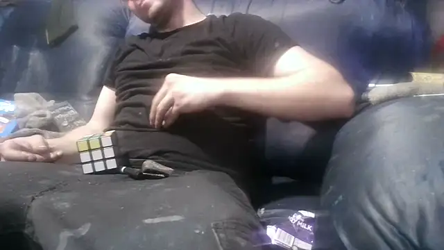 Snapshot of robeaulieu02 chatting on 02/24/25, 06:16 robeaulieu02 online show from 02/24/25, 06:16