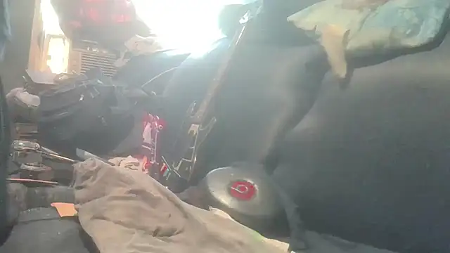 Snapshot of robeaulieu02 chatting on 10/08/25, 09:01 robeaulieu02 online show from 10/08/25, 09:01