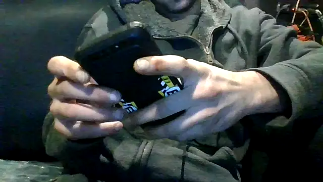 Snapshot of robeaulieu02 chatting on 11/17/25, 02:17 robeaulieu02 online show from 11/17/25, 02:17