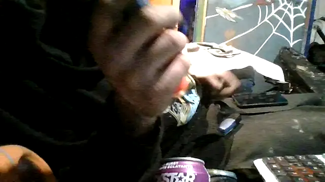 Snapshot of robeaulieu02 chatting on 11/21/25, 05:06 robeaulieu02 online show from 11/21/25, 05:06