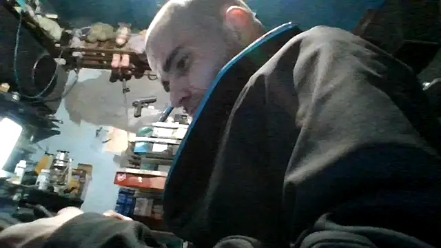 Snapshot of robeaulieu02 chatting on 12/03/25, 06:21 robeaulieu02 online show from 12/03/25, 06:21