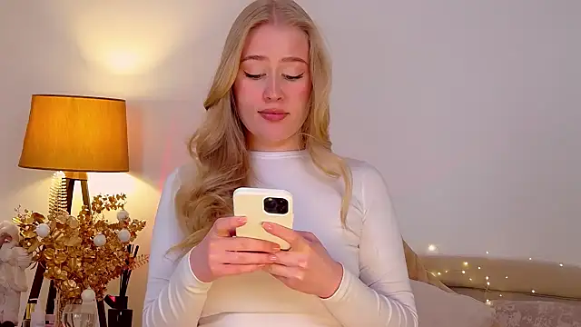 JuliaJaee online show from 01/07/25, 06:56