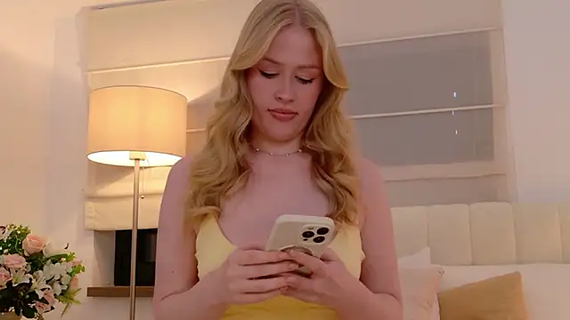 JuliaJaee online show from 06/07/26, 05:06