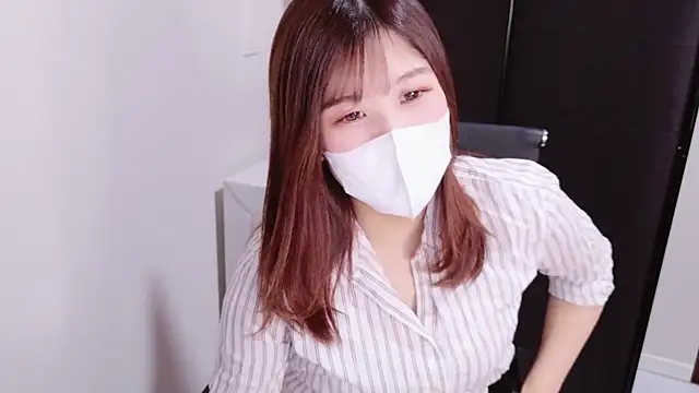 Snapshot of ManaMi-maru chatting on 02/07/25, 03:52 ManaMi-maru online show from 02/07/25, 03:52