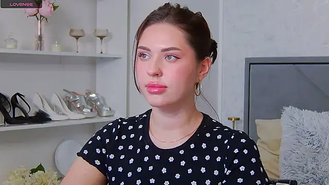 Snapshot of Alexyena chatting on 12/03/24, 04:17 Alexyena online show from 12/03/24, 04:17